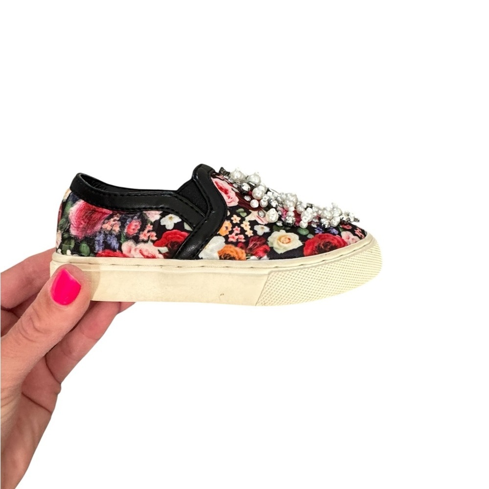 GB Girls Toddler 7 Pearl Rhinestone Floral Slip-On Sneakers